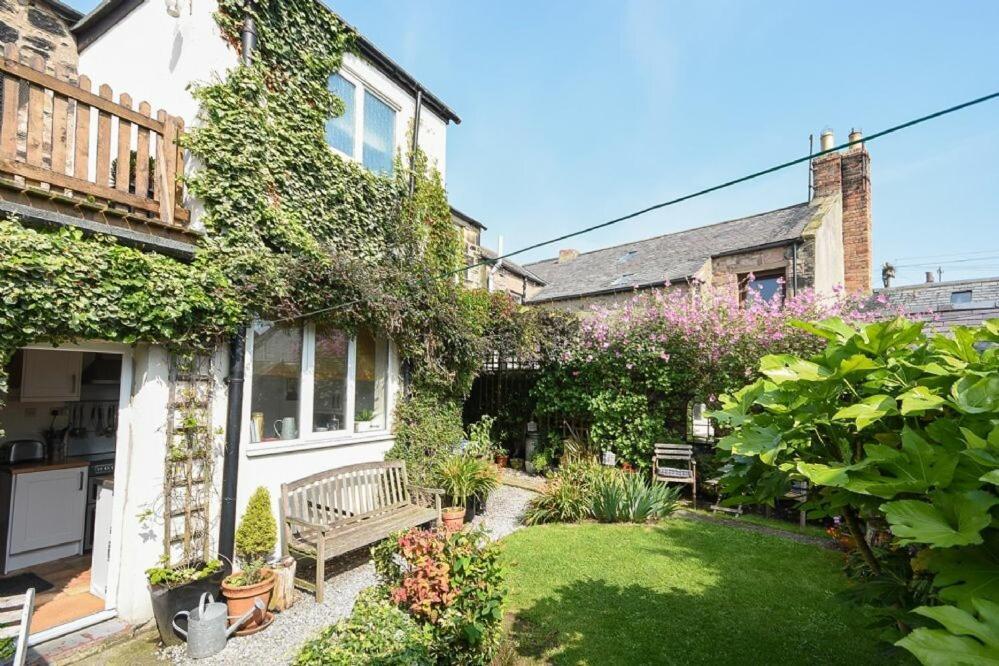 Villa The Bakehouse Seahouses Esterno foto